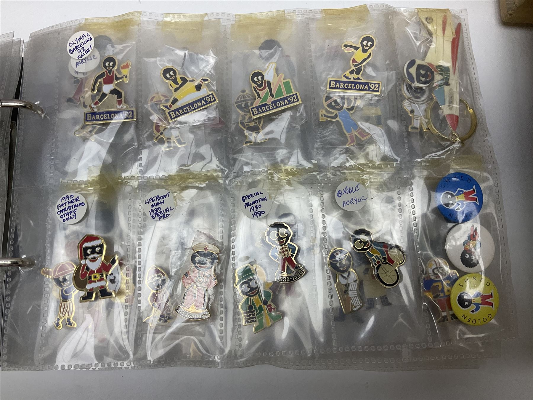Large collection of Robertson's Golly memorabilia including badges, seven band figures, ceramics, toast racks etc