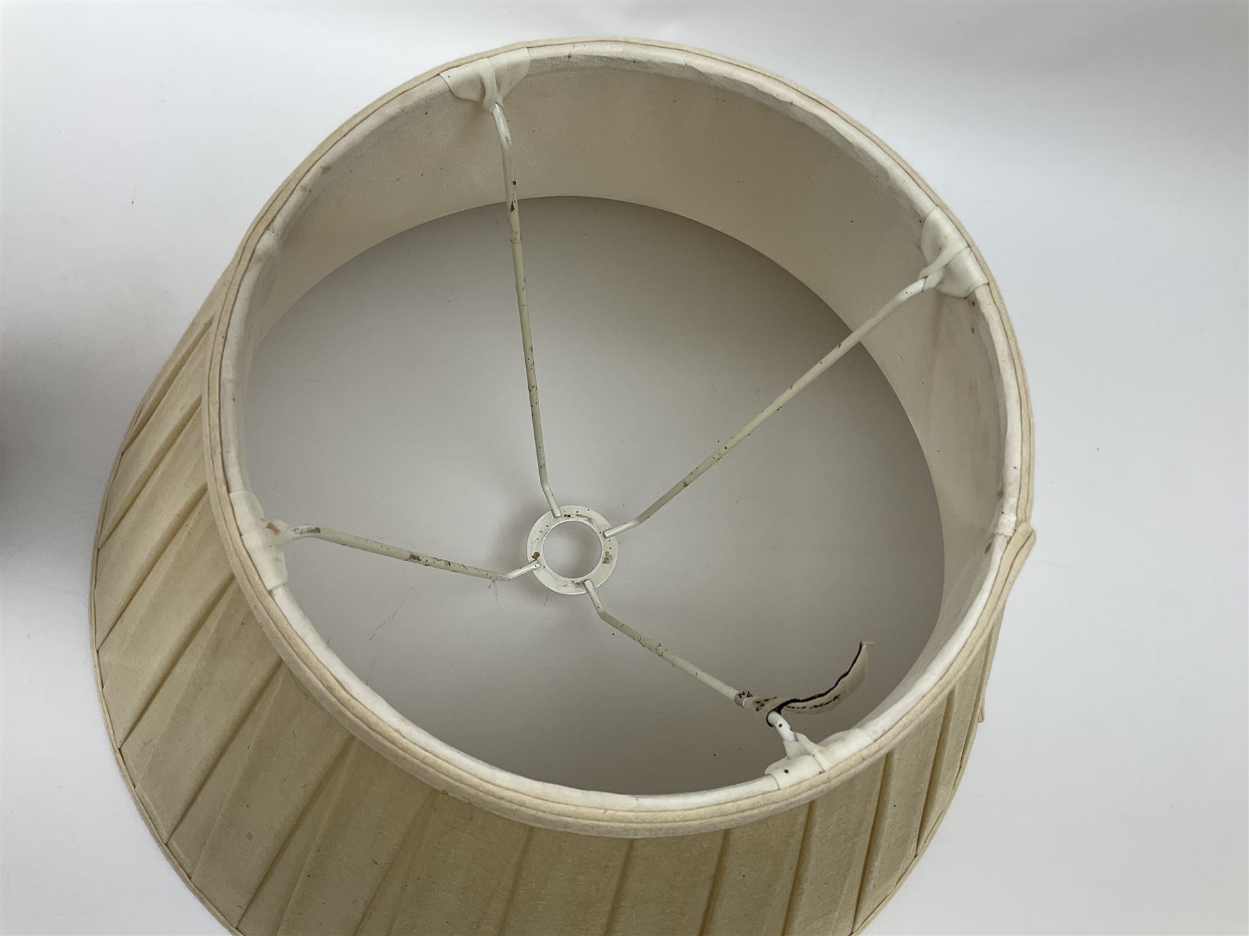 Table lamp of baluster form, decorated in the Oriental style with phoenix and dragon amidst blossoming flowers, with plated cream fabric shade, lamp base not including fixtures H35cm