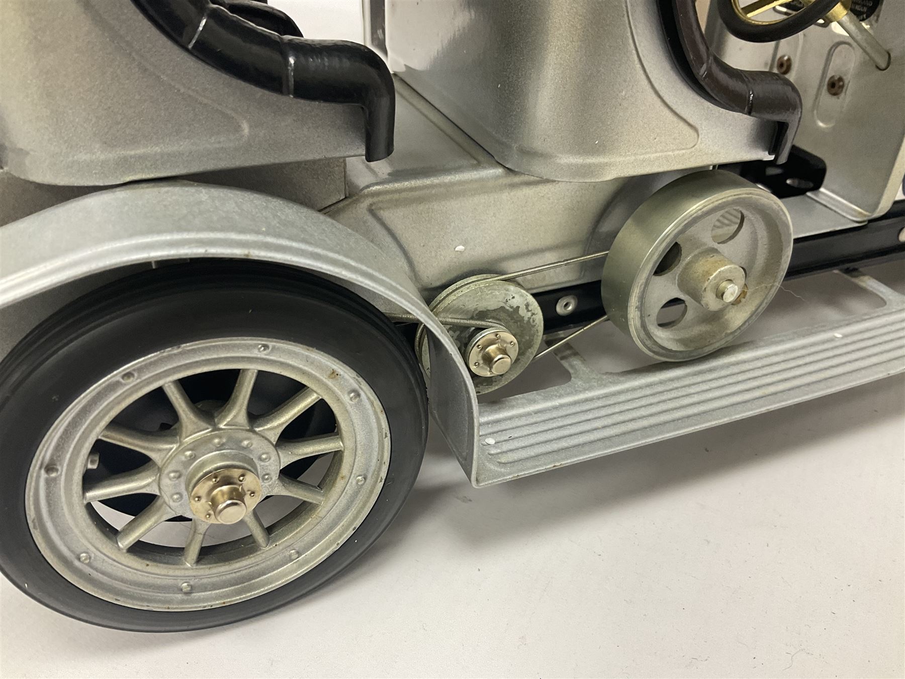 Mamod SA1L ‘Live Steam Limousine’ in silver, in original box 