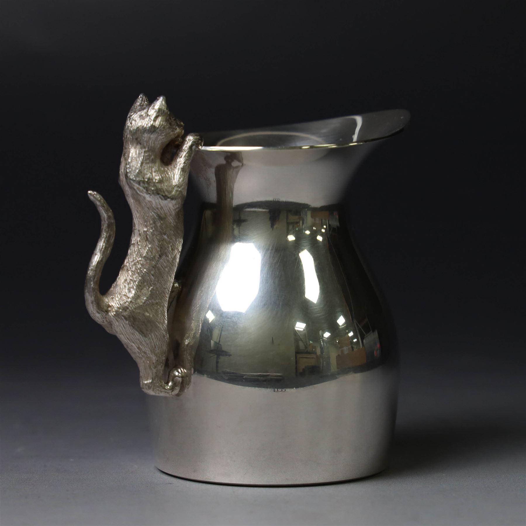 Modern silver cream jug and sugar bowl, each of waisted plain form, the handles modelled as cats, hallmarked Nicholas Plummer, London 2002, jug H8cm