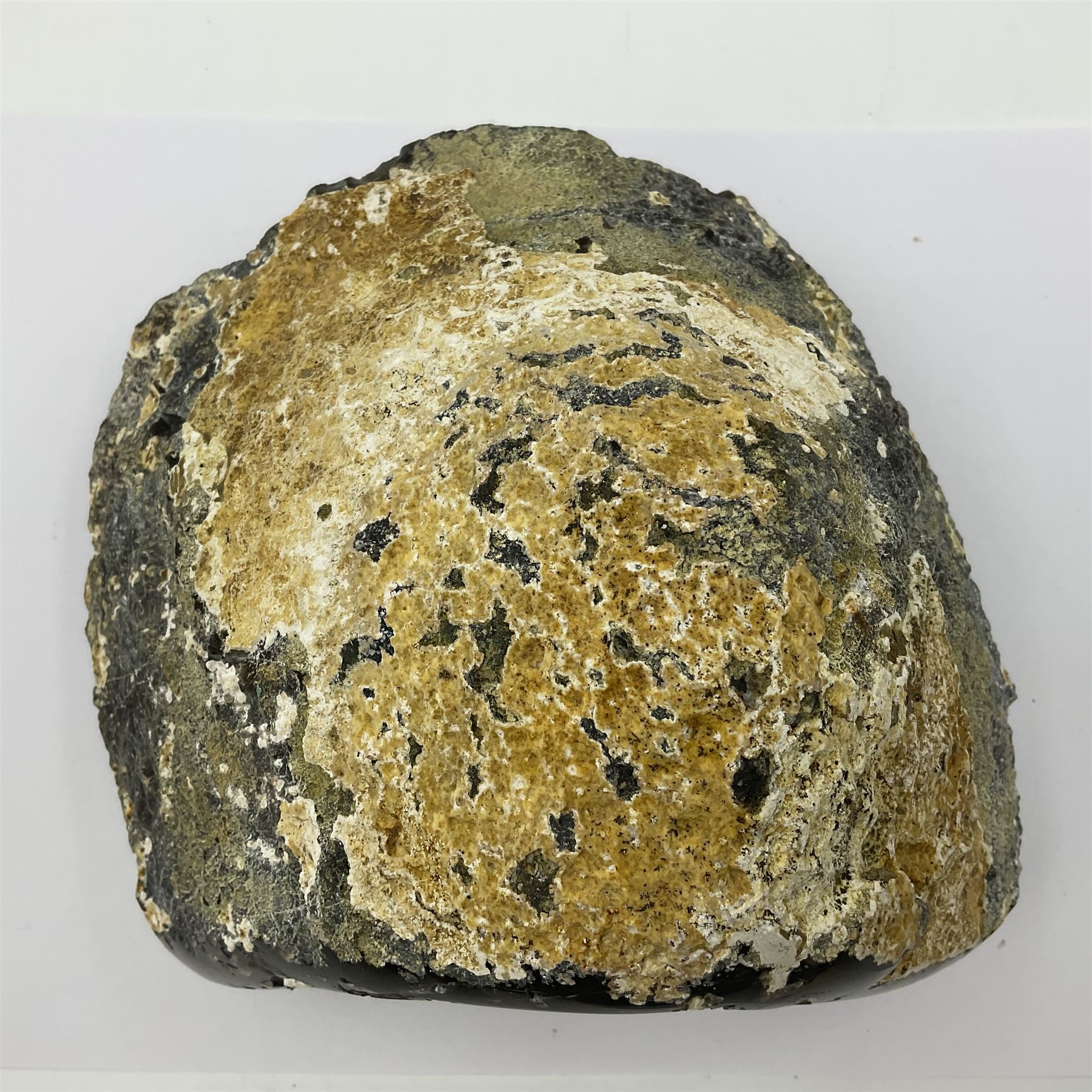 Agate geode, with quartz crystals druzy, in earthy tones, H13cm