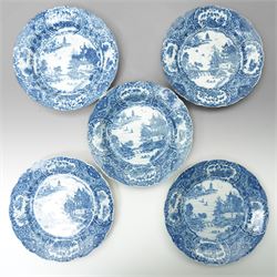 Set of five Chinese Qianlong period blue and white plates, D23cm 