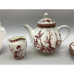 Coalport ‘Indian Tree Coral’ tea service for six, comprising teapot, twin handled bread and butter plate, six teacups, six saucers and six side plates, sucrier and jug (23)