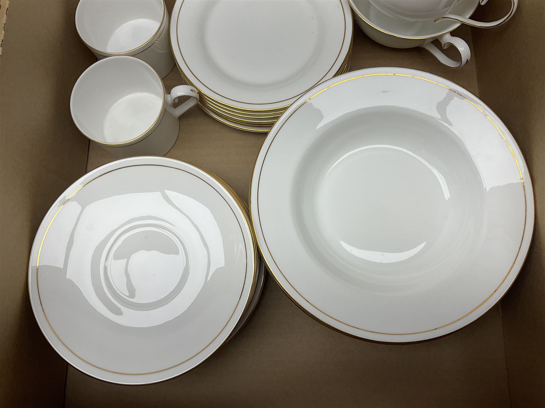 Crownford Queen's China Elegance pattern part tea and dinner service, to include Dinner plates, eight soup bowls, four tea cups etc 