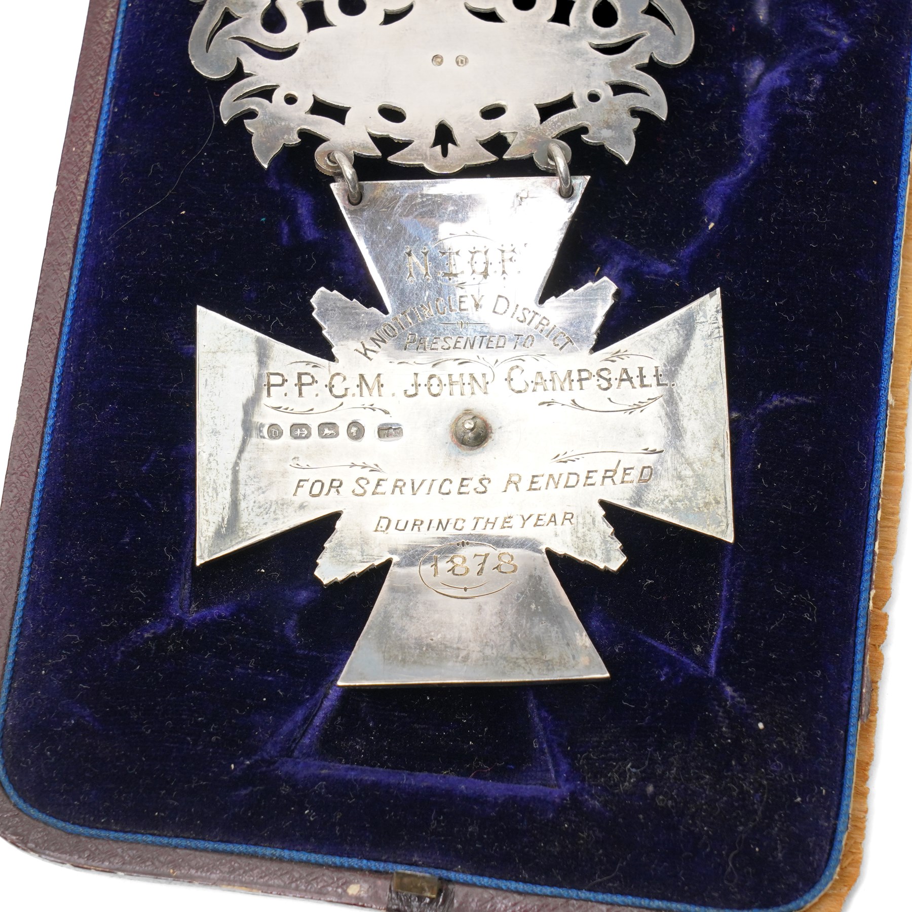 Victorian silver Past Provincial Grand Master jewel from the Independent Order of Oddfellows awarded to John Campsall, Knottingley District, Birmingham 1878, cased and a sash
