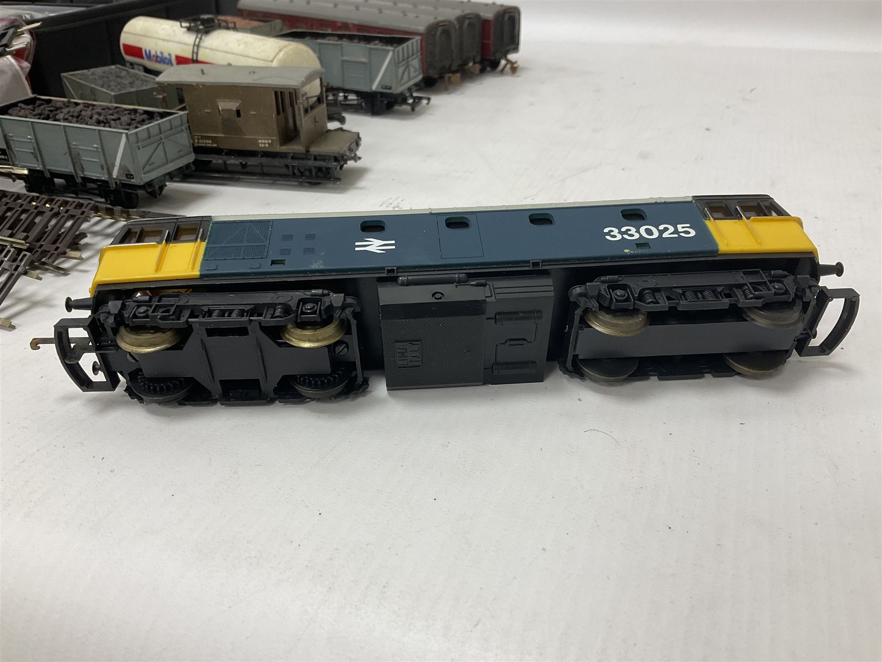 Various makers ‘00’ gauge - Hornby DCC ready LNER 4-6-2 ‘The Mallard’ no.4468 in blue with original box; Lima British Railway Class 33 Bo-Bo diesel locomotive no.33025; quantity of coaches, wagons and track to include Hornby, Lima, Tri-Ang etc (26) 