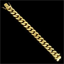 9ct gold large curb link bracelet, Birmingham 1995