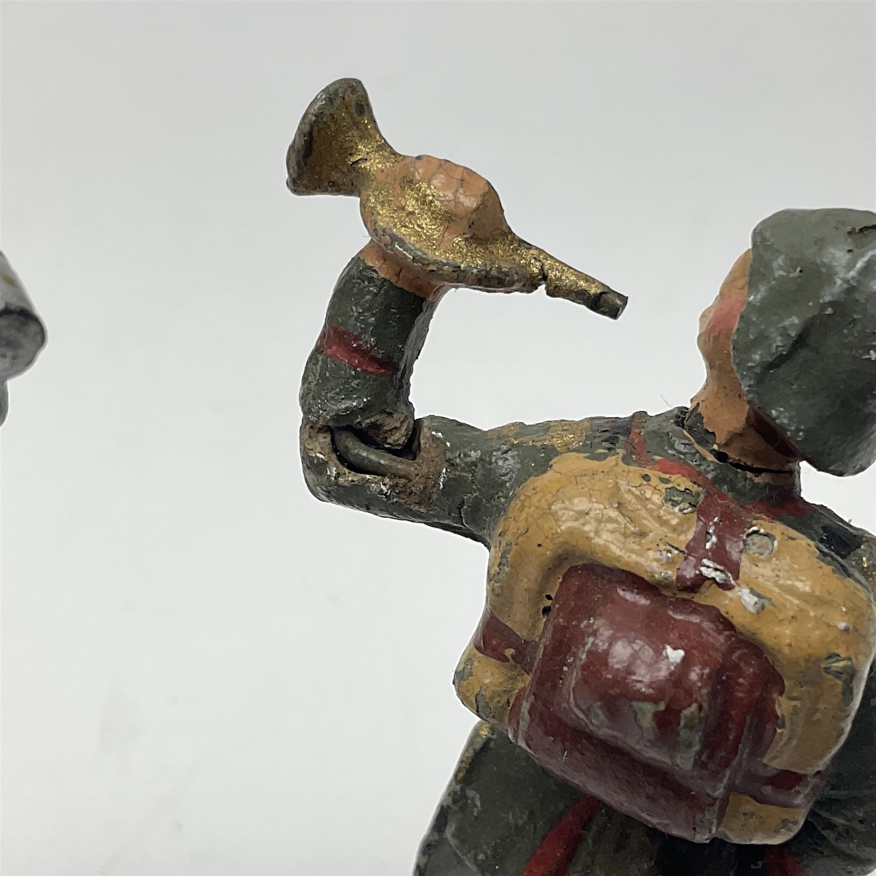 German Lineol Flak Artillery Gun on revolving base H11cm; four other Lineol WW2 German soldiers; and three Elastolin German soldiers including reclining radio operator (8)