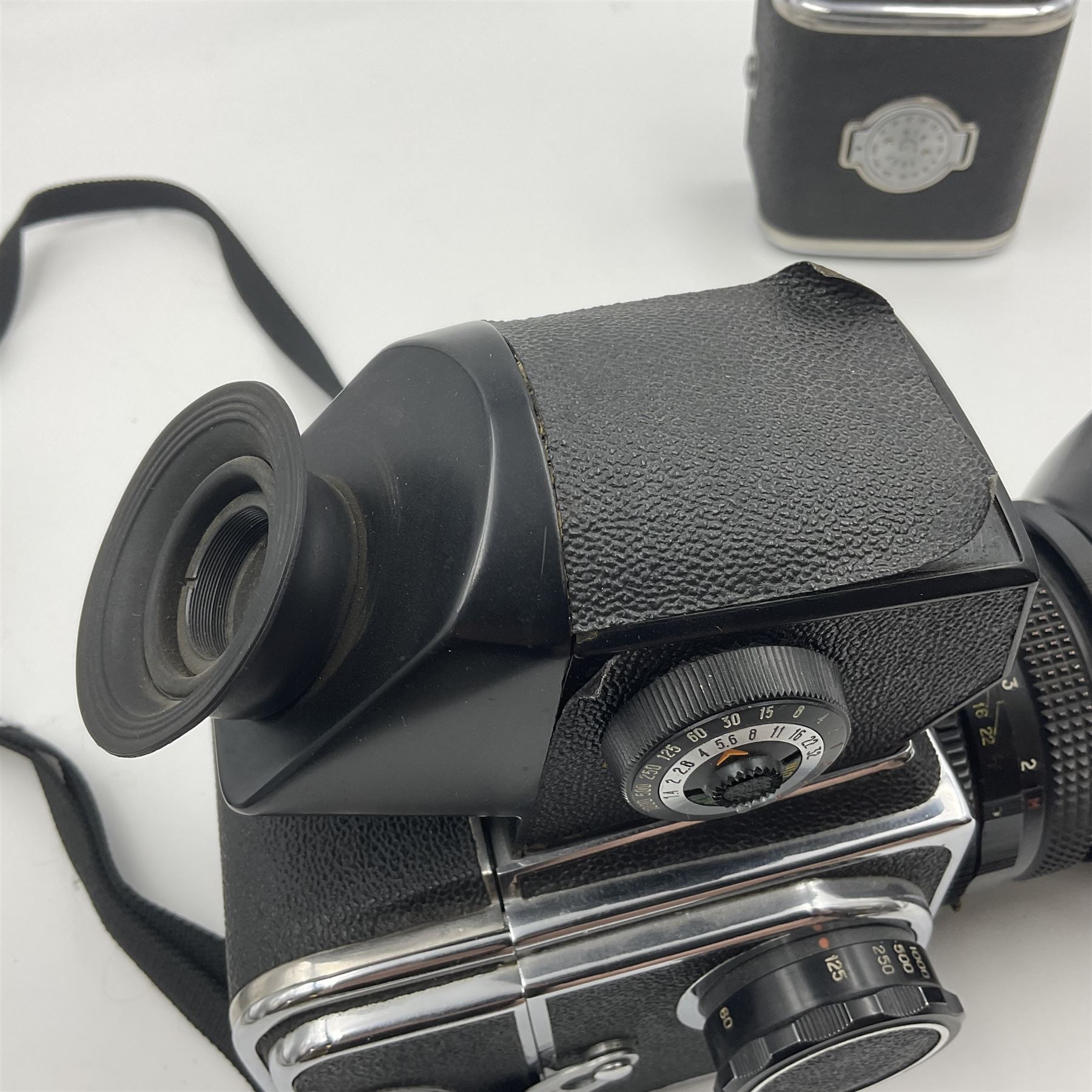 Kueb 88 camera body, with 'Mc Bonha-3 2.8/80' lens serial no 824052