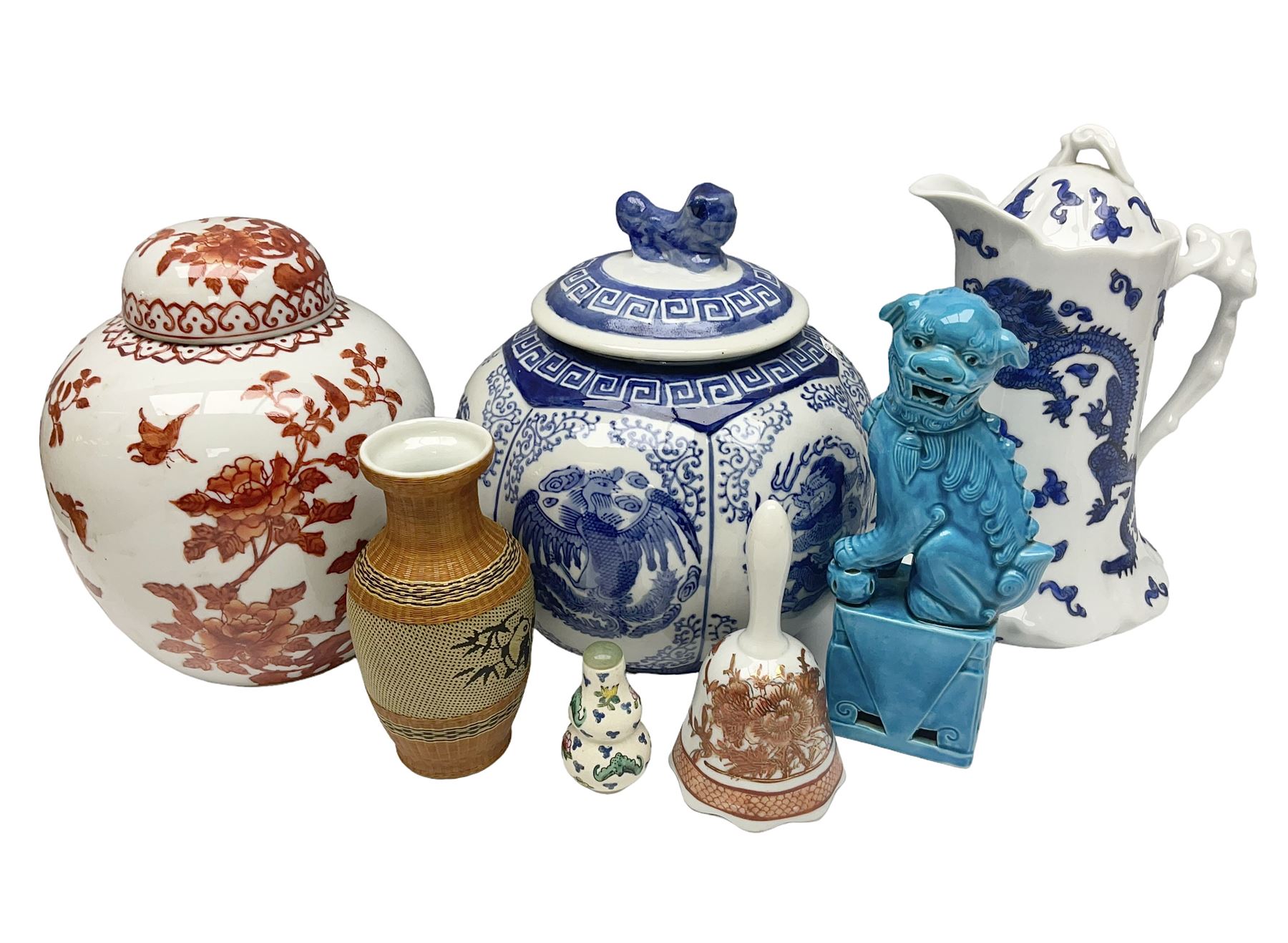 Chinese turquoise glazed foo dog, together with Yang Cheng iron red ginger jar, snuff bottle, and other oriental ceramics 