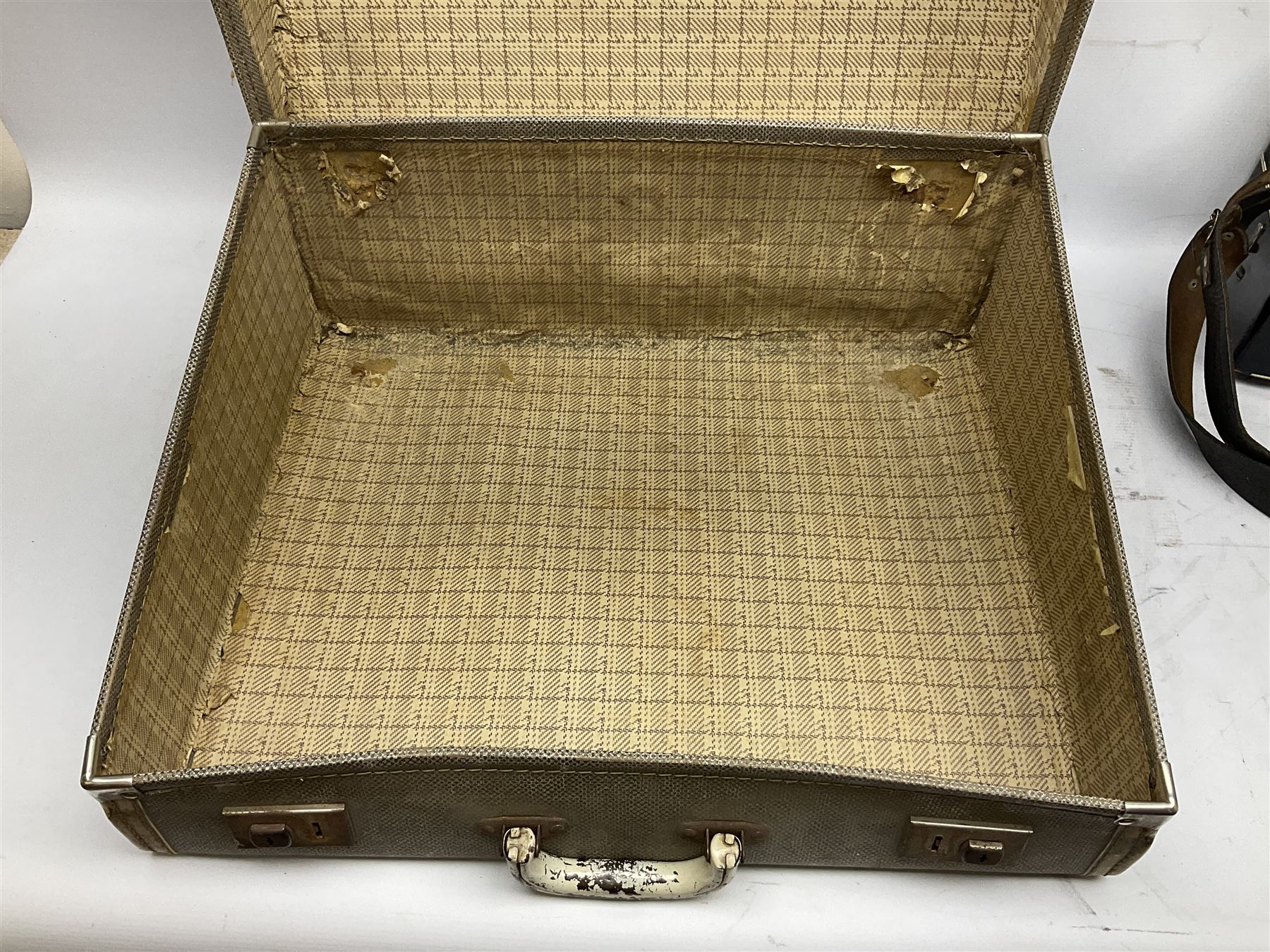 Scandalli Vibrante Three piano accordion in Art Deco black and white case with jewelled decoration, twenty-four keys and one-hundred and twenty buttons; inscribed '5700 Camerano Italia'; serial no.3414 L54cm; in carrying case with strap