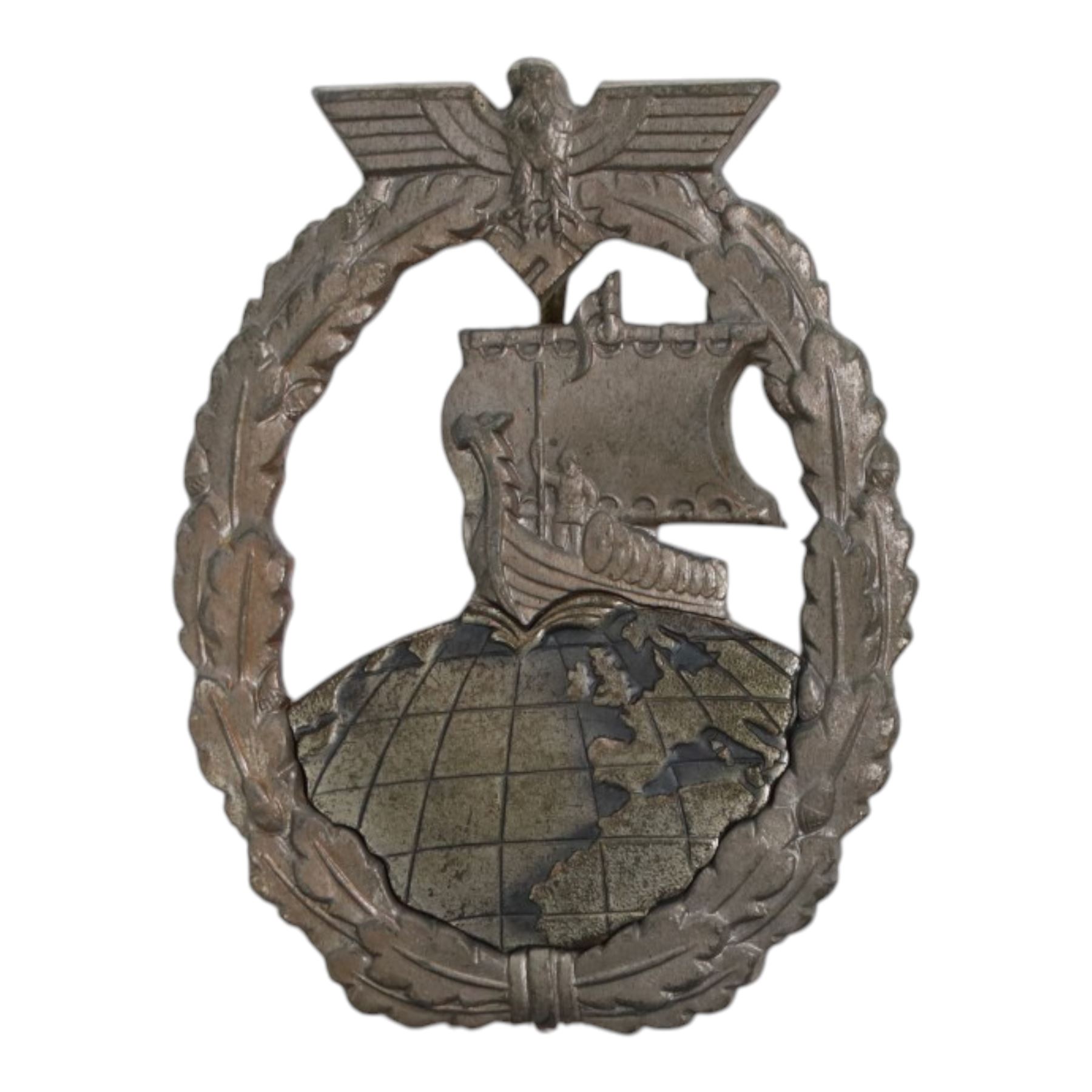  WWII German Kriegsmarine Auxiliary Cruiser badge, H6cm