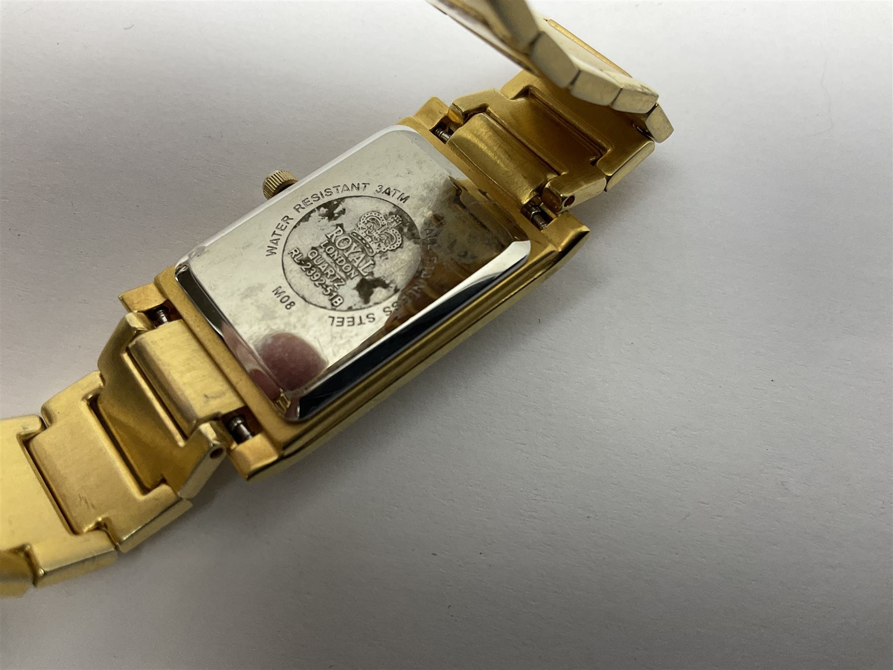 Two ladies Skagen wristwatches, to include 107SGSC and 107SGGD, both on stainless steel mesh straps, boxed, together with four other ladies wristwatches (6)