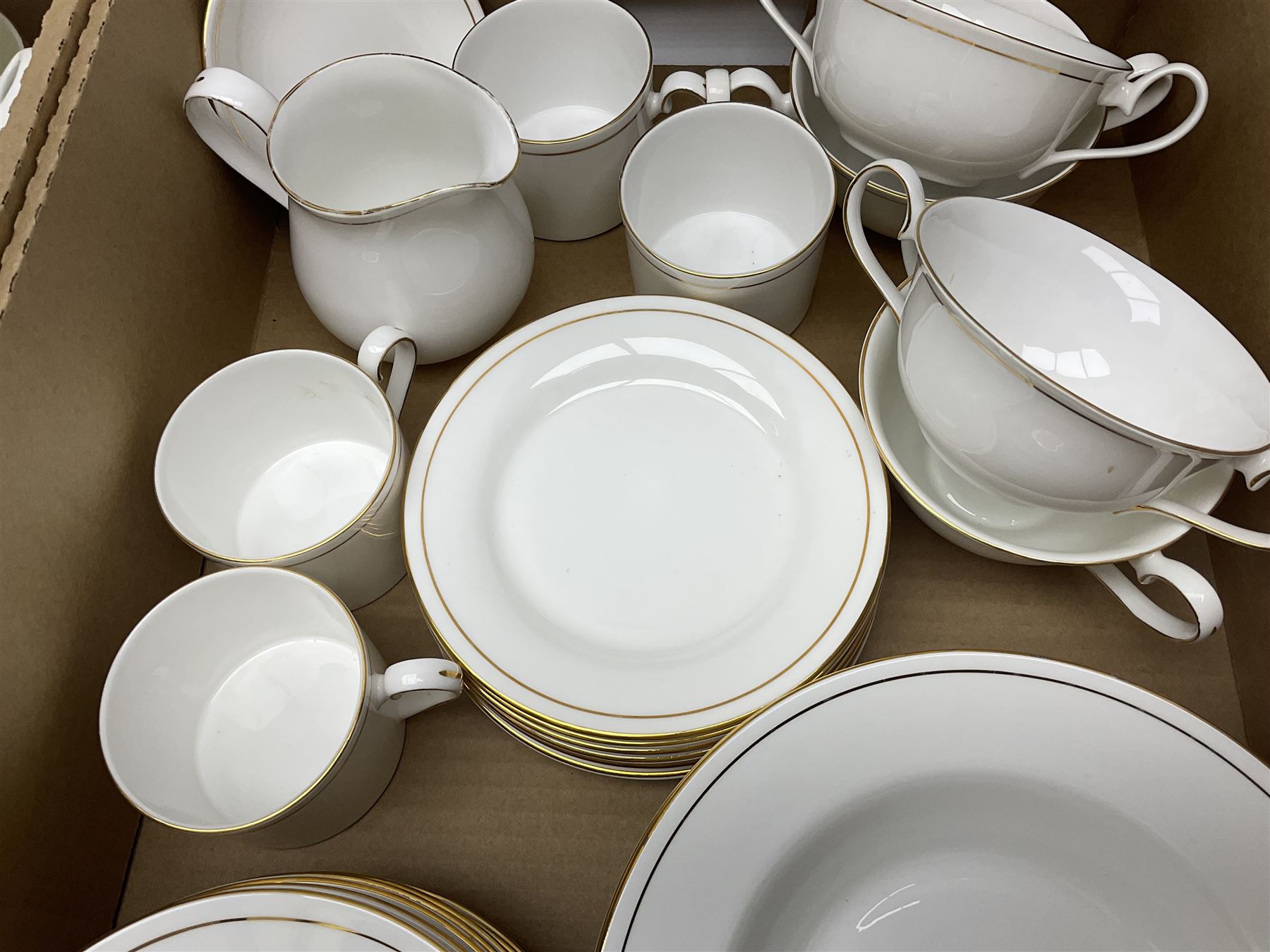 Crownford Queen's China Elegance pattern part tea and dinner service, to include Dinner plates, eight soup bowls, four tea cups etc 