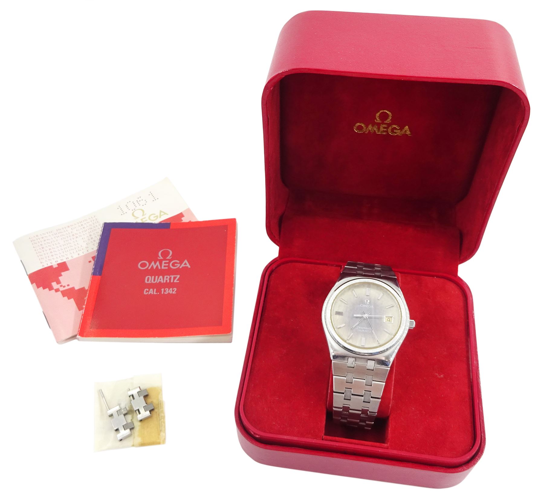 Omega Seamaster gentleman's stainless steel quartz wristwatch, Cal. 1342, dial with baton hour markers and date aperture, on stainless steel bracelet, with fold-over clasp, boxed with papers dated 1983