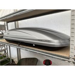 Thule car top box with keys - THIS LOT IS TO BE COLLECTED BY APPOINTMENT FROM DUGGLEBY STORAGE, GREAT HILL, EASTFIELD, SCARBOROUGH, YO11 3TX