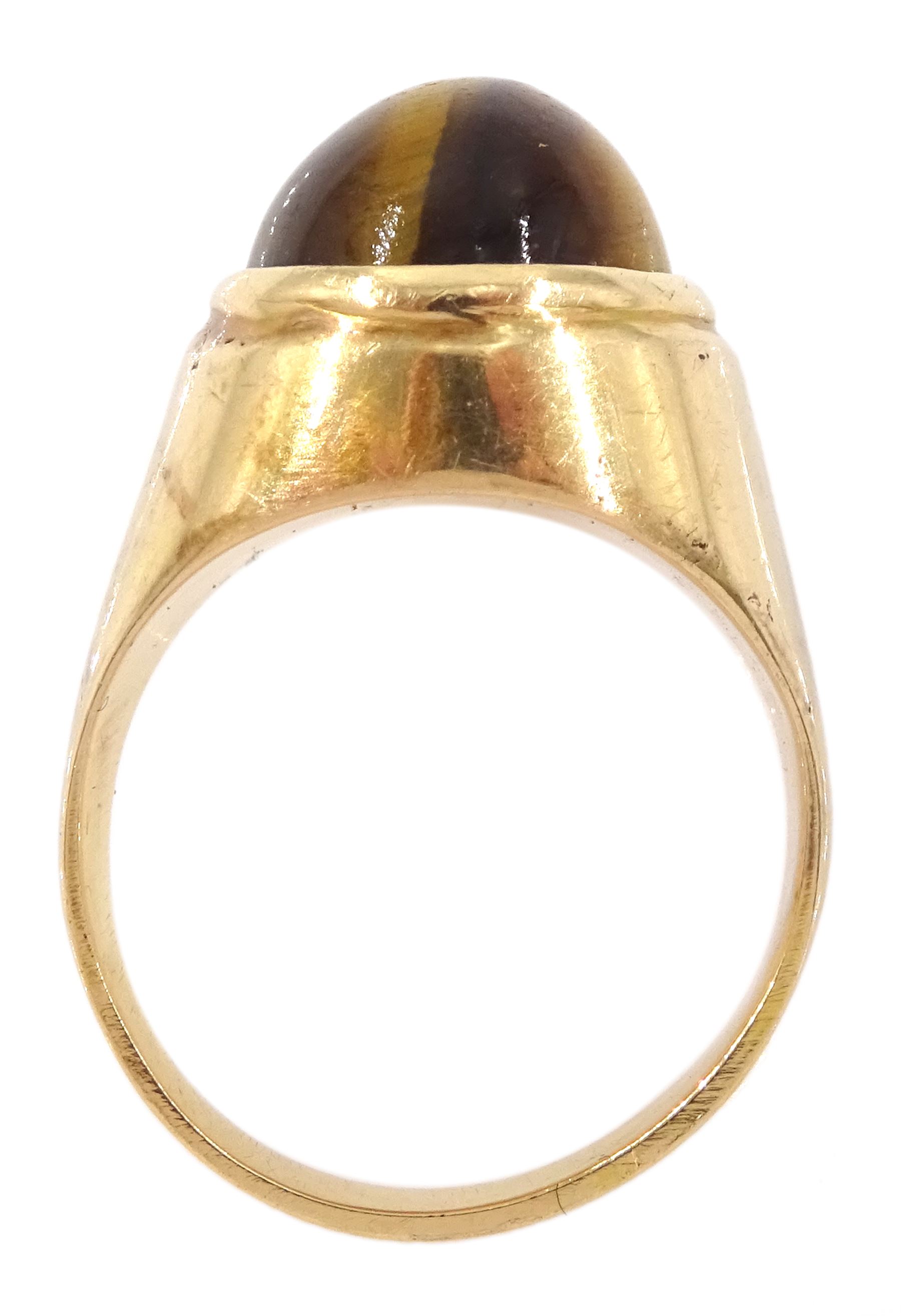 17ct gold single stone tiger's eye ring