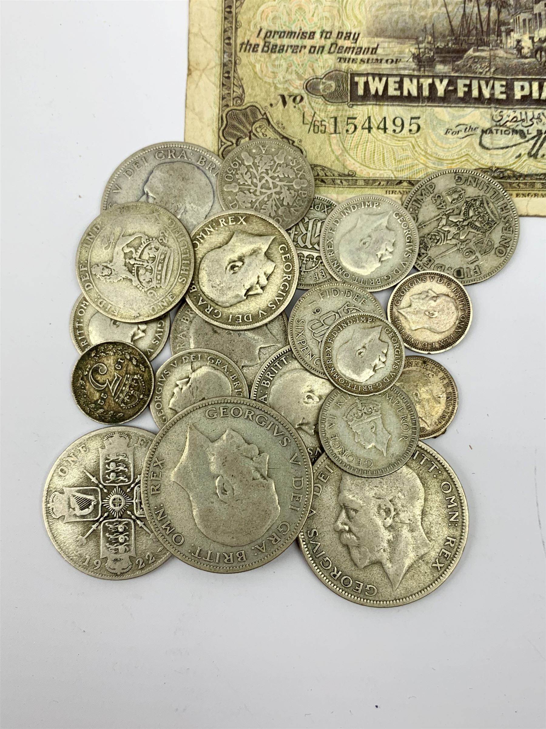 Great British and World coins including approximately 50 grams of pre 1920 Great British silver coins including George III 1820 crown, approximately 100 grams of pre 1947 Great British silver coins, Irish 1928 half crown, small number of United States of America coins etc and a small number of World banknotes