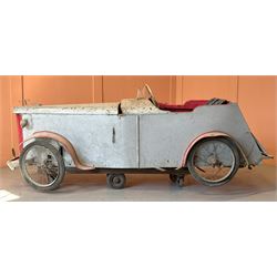 1930's open top two seater electric cycle sports car, in barn find condition, powered by 12v batteries and an electric motor. N.B. There is photographic evidnce to suggest this car was previosuly road registered with 'DMT8' liscence plate. L270cm, W100cm.  - COLLECTION BY APPOINTMENT FROM: The White House, Thirsk Road, Easingwold, York, YO61 3NF - CALL 01723 507111 TO ARRANGE