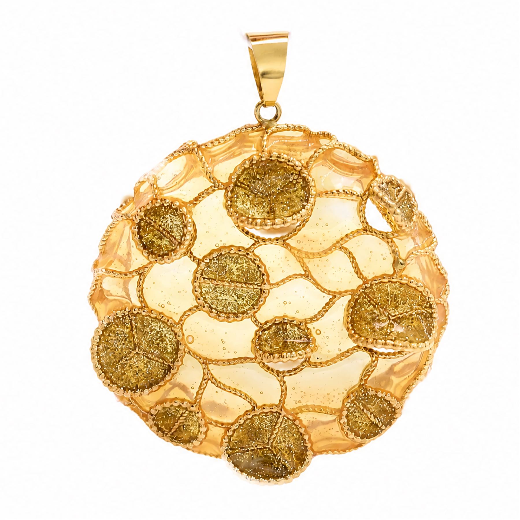 18ct gold plique-à-jour circular pendant, yellow and gold glitter plique-à-jour decoration, some raised within a beaded and rope twist framework, stamped 750