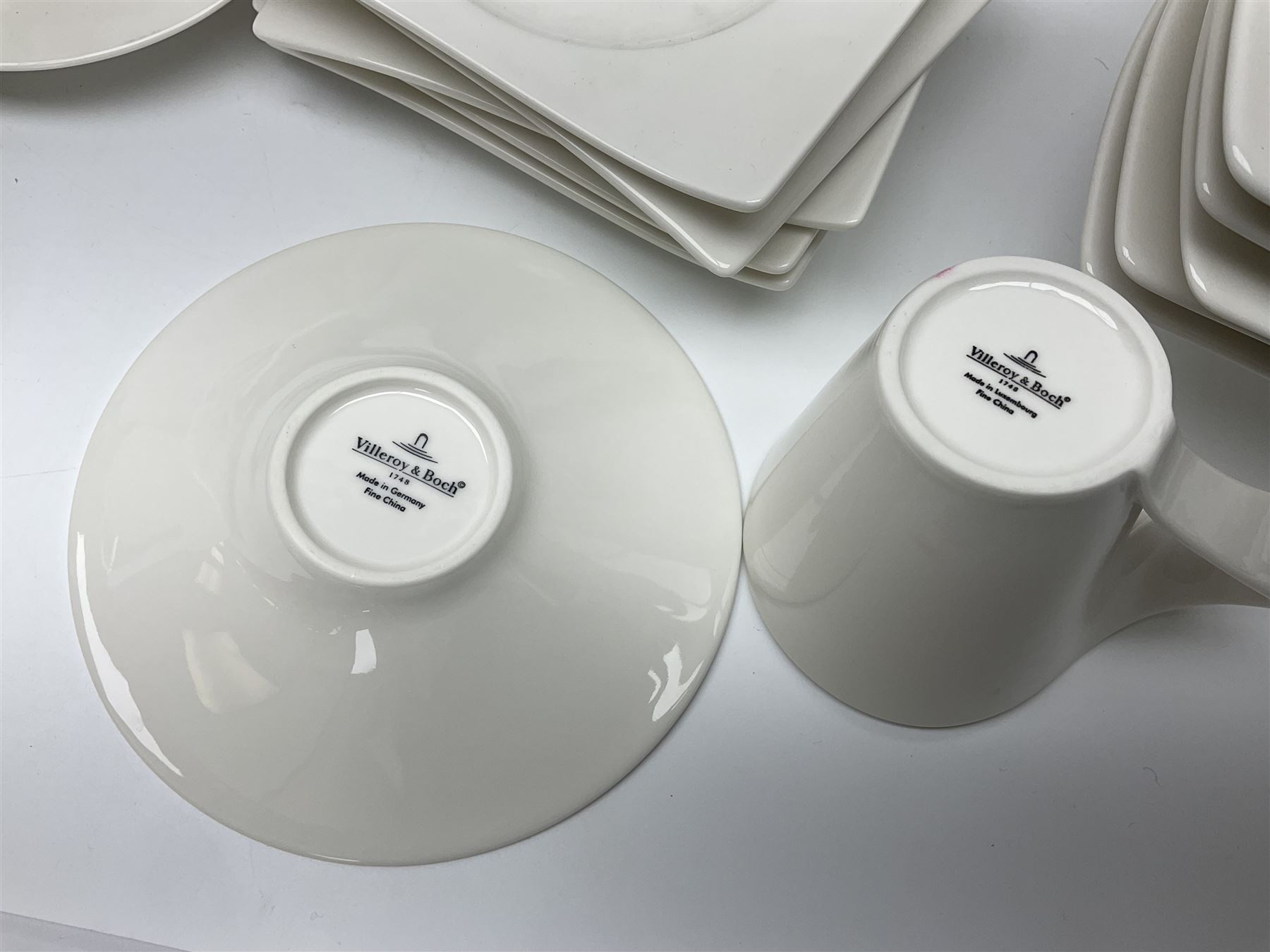 Villeroy & Boch New Wave pattern dinner and tea service for five people, comprising square dinner plates, rectangular dinner plates, pasta bowls, cereal bowls, coffee cups and saucers, side plates and dessert plates, all with printed mark beneath