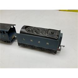 Hornby Dublo - two-rail Deltic Diesel-Electric locomotive; 0-6-0 Diesel-Electric Shunting locomotive No.D3302; both boxed; and Class A4 4-6-2 locomotive 'Sir Nigel Gresley' No.7 with tender (3)