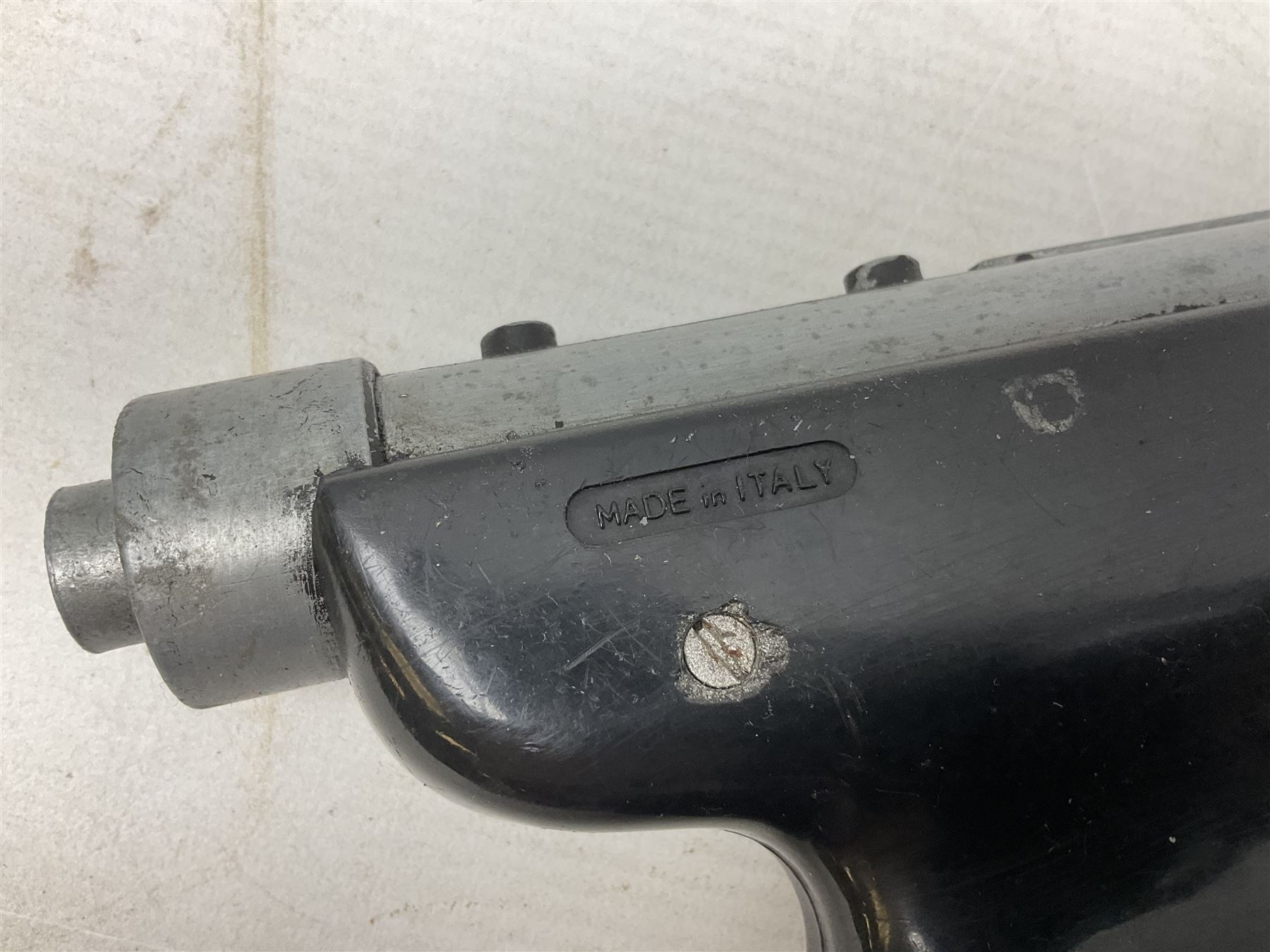 Italian RO72 .177 target air pistol with break barrel action, shaped and chequered grips L32cm