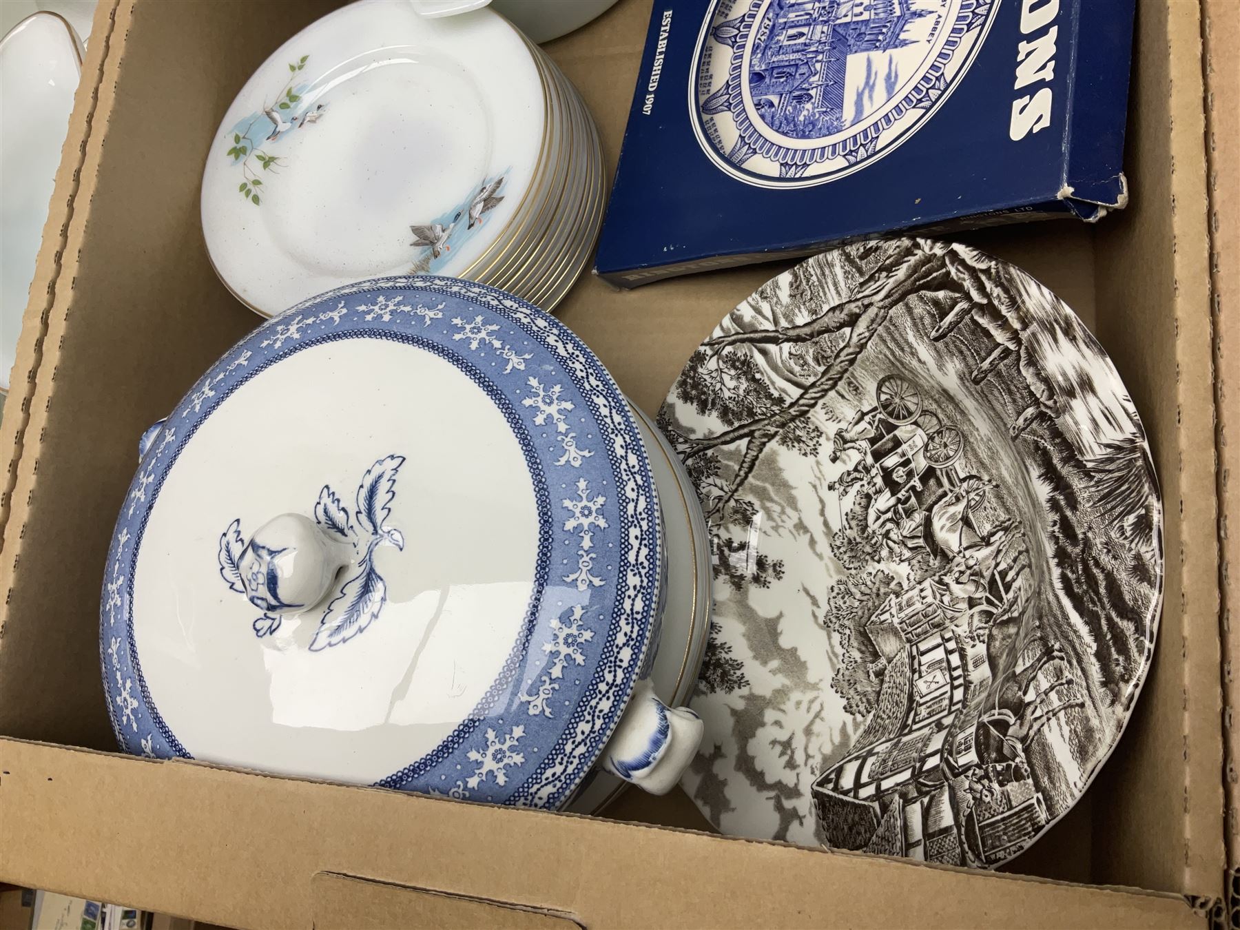 Maling Maltese pattern part dinner wares, including dinner plates, tureens, side plates etc, together with Pyrex dinner wares, decorated in flying duck pattern, Johnson Bros Indian Tree pattern tea and dinner wares and a collection of decorative and calendar plates, etc, in six boxes 