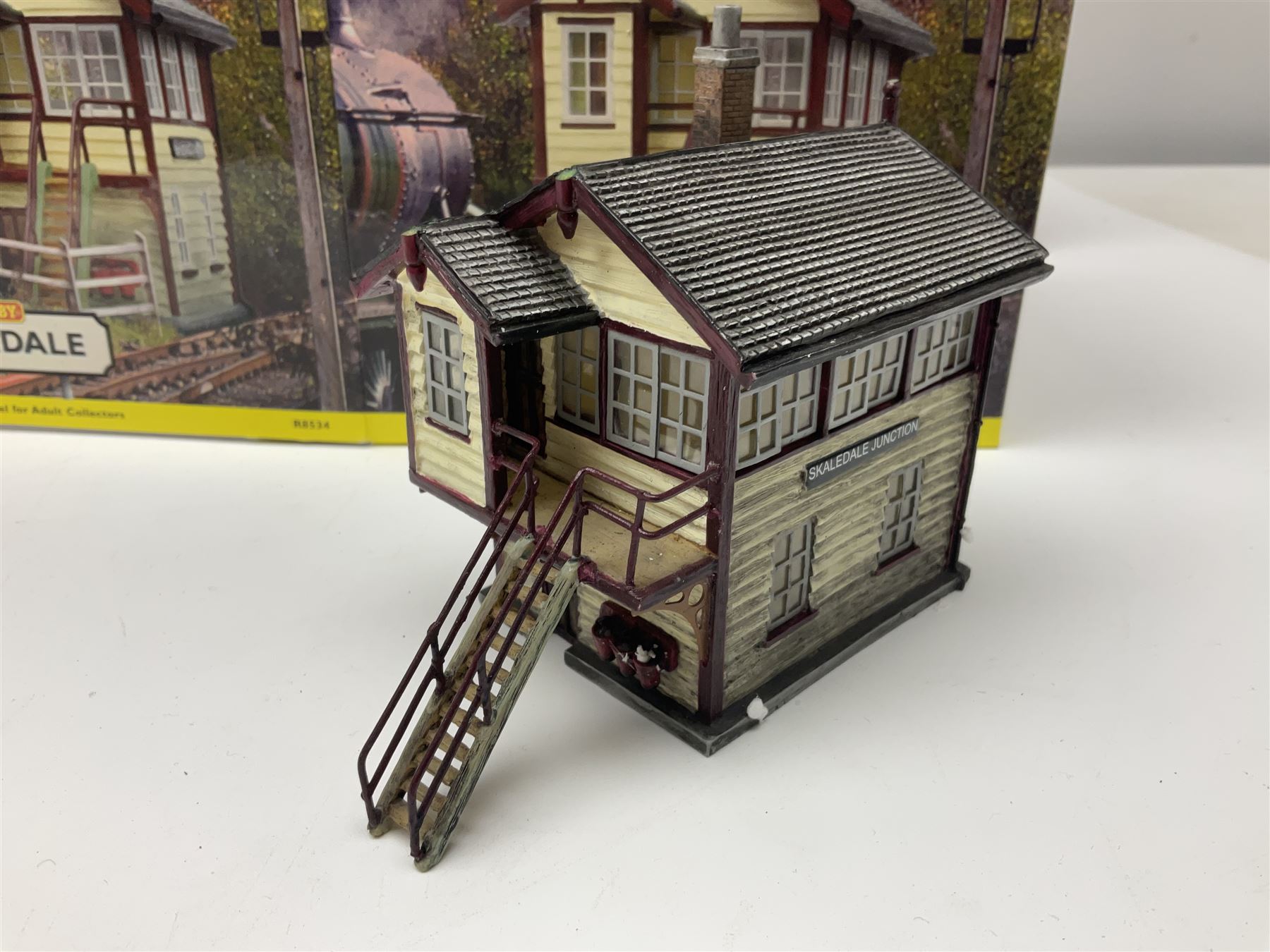 Hornby 00 gauge thirteen Skaledale trackside buildings accessories including R8737 Small Gasholder R9653 Baptist Church R8542 Holly Farm Workshop R8534 Signal Box R8854 Fan Drift R8525 Holly Toys Mode...