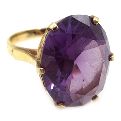 Edwardian gold oval amethyst ring stamped 9ct