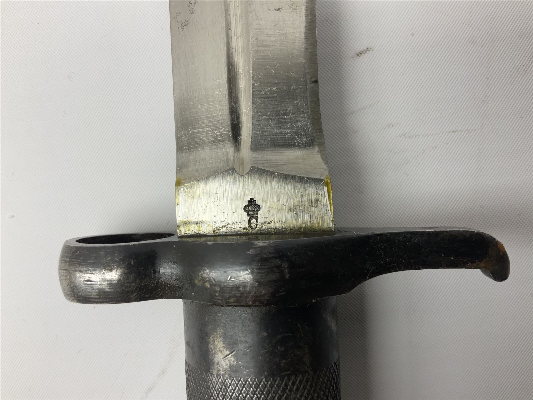 German-made 1908 pattern bayonet by Weyersberg, Kirschbaum & Co, Solingen as used by the Brazilian Army, with 30cm fullered steel blade and hooked quillon numbered 107011 L43cm overall; and Swedish Carl Gustav M1896 Mauser knife bayonet with 21cm steel blade and machined steel grip; in metal scabbard, both numbered 299 L35cm overall (2)