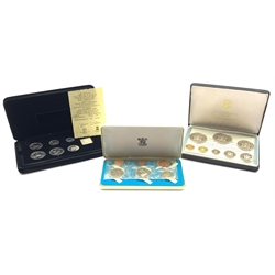 Isle of Man decimal proof set 1971, Isle of Man 1978 sterling silver beautifully uncirculated coin set and Belize 1974 eight coin set minted at the Franklin Mint, all cased 