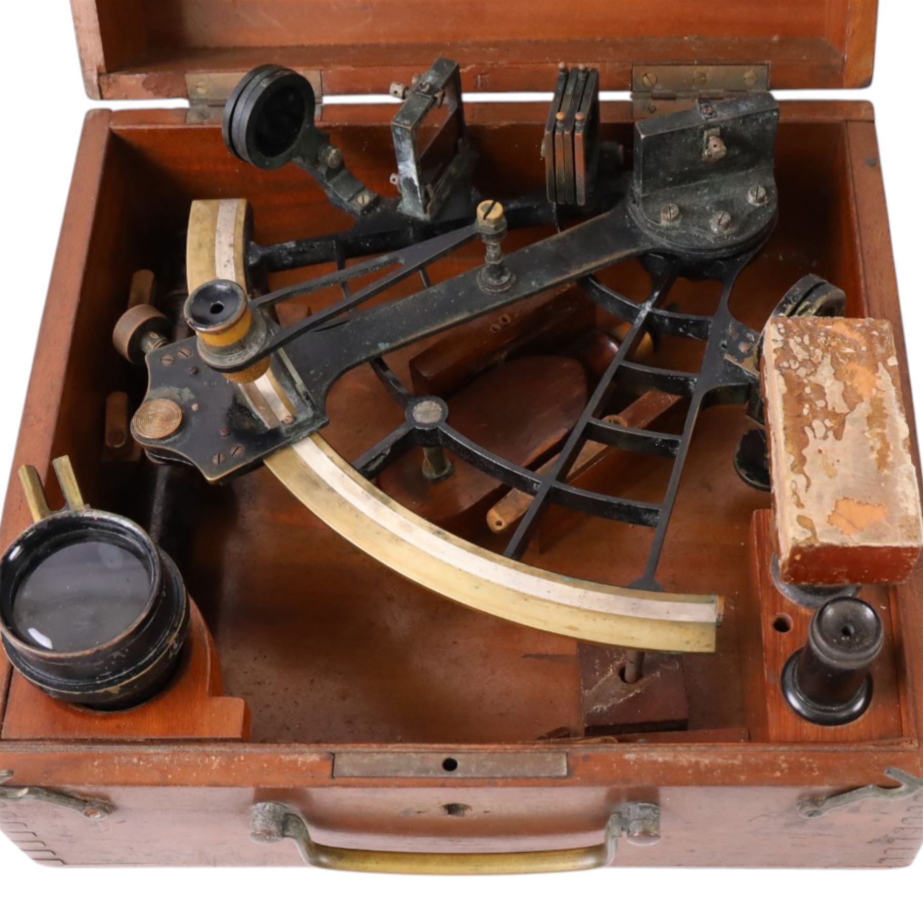 Mid 20th century sextant, brass and lacquered black, unmarked, in fitted wooden case