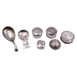 Modern silver caddy spoon with Celtic design handle, hallmarked Tony Michael Holland, Edinburgh 1989, together with a George III silver caddy spoon, hallmarked Edward Mayfield, London 1799, and five silver pill boxes, comprising an Edwardian example of circular form with foliate embossed cover, hallmarked Henry Williamson Ltd, Birmingham 1907, a Victorian example of plain flat circular form, hallmarked Levi & Salaman, Birmingham 1898, two further circular examples with various hallmarks, and a square example stamped 925, approximate total weight 2.25 ozt (70 grams)