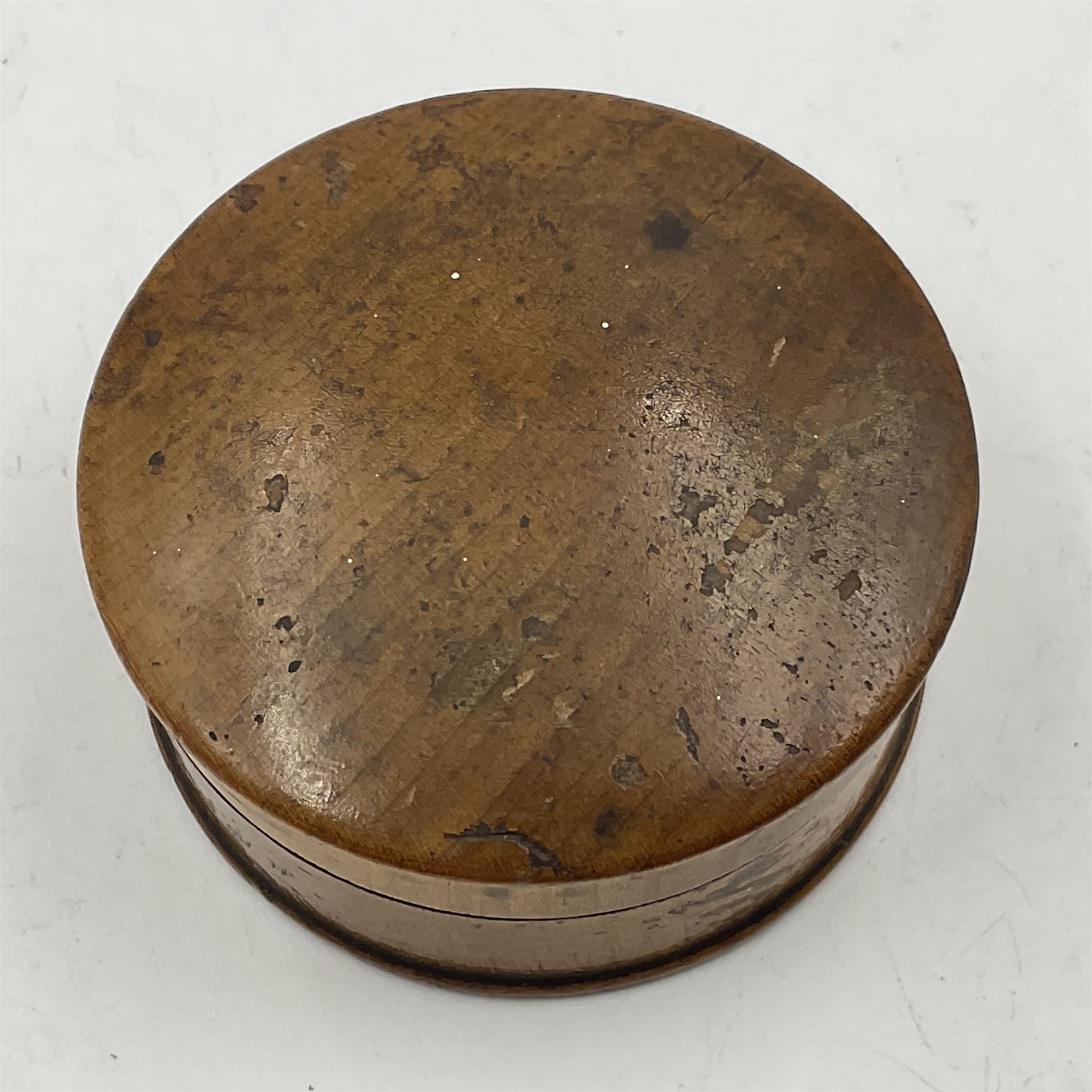 19th century pocket sundial compass pantochronometer, central sun dial pivoting with angled gnomon, within a broad enamelled band, listing world cities, paper calendar label to cover