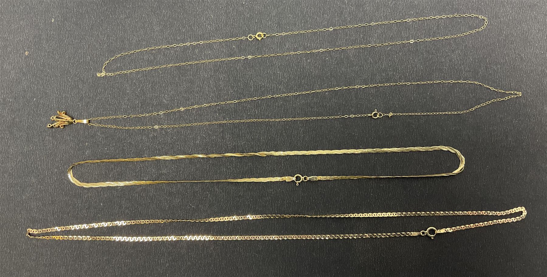 9ct gold jewellery, including gate bracelet, cross pendant, hoop earrings, two chain necklaces and a sapphire pendant necklace