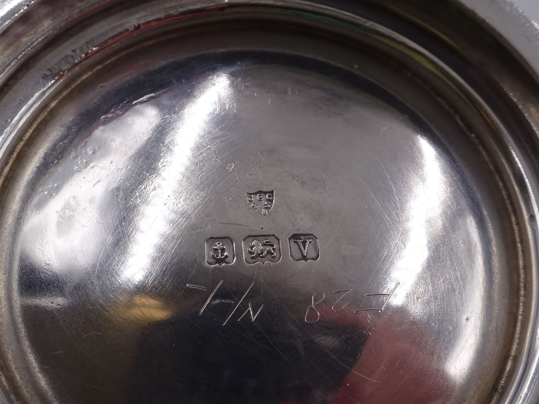 1920s silver christening mug, of plain waisted form with acanthus capped C scroll handle, upon circular stepped foot, hallmarked J B Chatterley & Sons Ltd, Birmingham 1920, H9.5cm