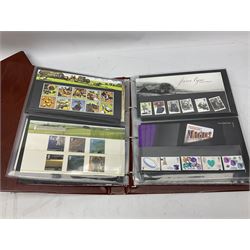 Queen Elizabeth II mint decimal stamps, in presentation packs including many 1st class examples, face value of usable postage approximately 700 GBP, housed in 'Royal Mail Presentation Packs' albums