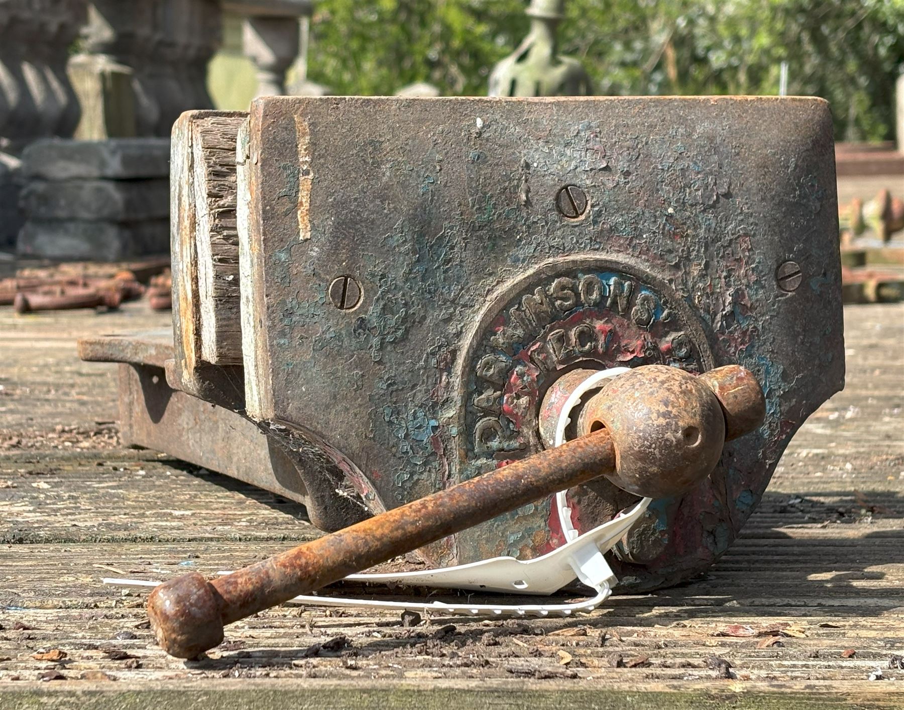 Parkinsons joiners bench vice. L58cm. - COLLECTION BY APPOINTMENT FROM: The White House, Thirsk Road, Easingwold, York, YO61 3NF - CALL 01723 507111 TO ARRANGE