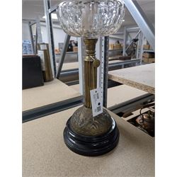 Oil lamp with frilled green glass shade, glass reservoir, upon upon corinthian column with stepped circular base, H74cm