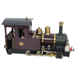 Roundhouse Gauge 1 live steam 0-6-0 tank locomotive, with two serial numbers Roundhouse 060704H and Roundhouse 290404F, in maroon livery 