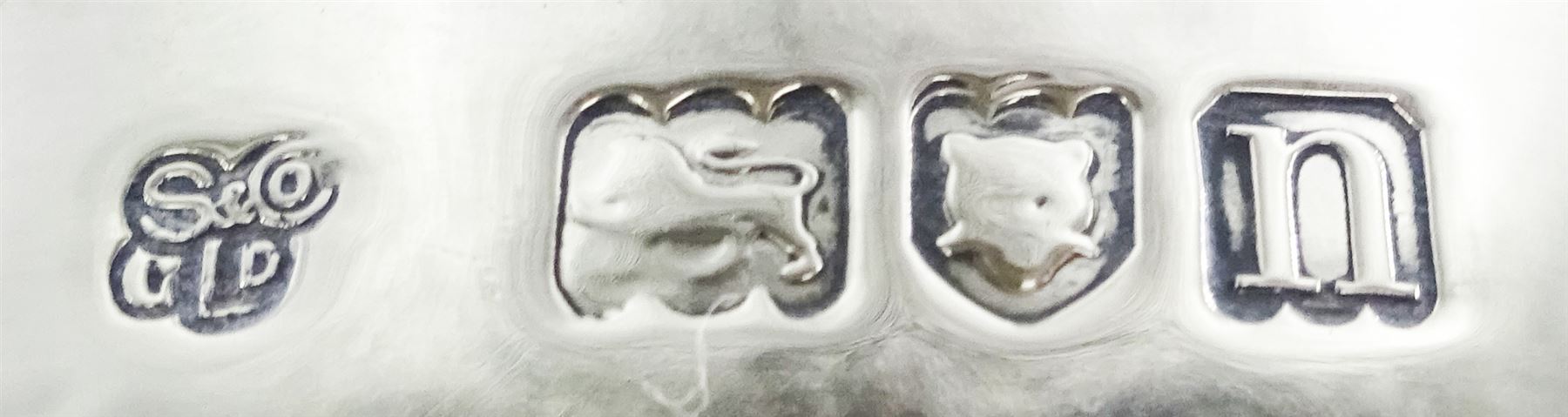 Late Edwardian silver Monteith bowl, the plain body with moulded foliate detailed and shaped rim, upon a circular stepped foot, hallmarked Selfridge & Co Ltd, London 1908, H17cm D21.5cm, approximate weight 31.64 ozt (984.4 grams)
