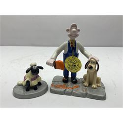 Six Coalport Characters Wallace and Gromit figures, comprising Ready for Takeoff, Woolshop Encounter, Do Something Gromit, Shaun's New Coat, More Cheese Gromit and Happy Birthday Gromit, two with original boxes 