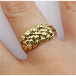 9ct gold keeper ring, maker's mark WN, Birmingham 1965