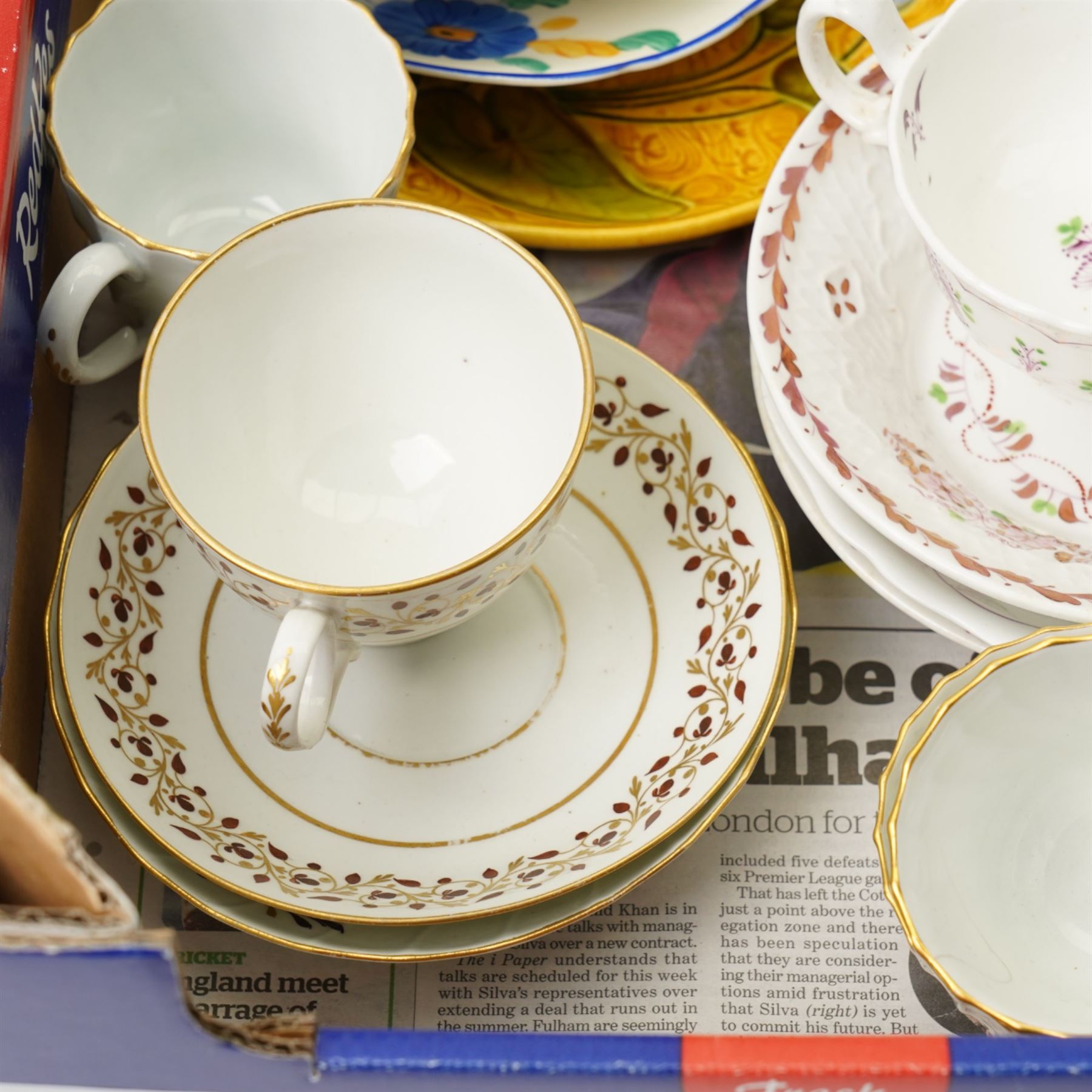 Collection of early 19th century and later tea wares, including Barr Flight & Barr teacup and saucer, and others 