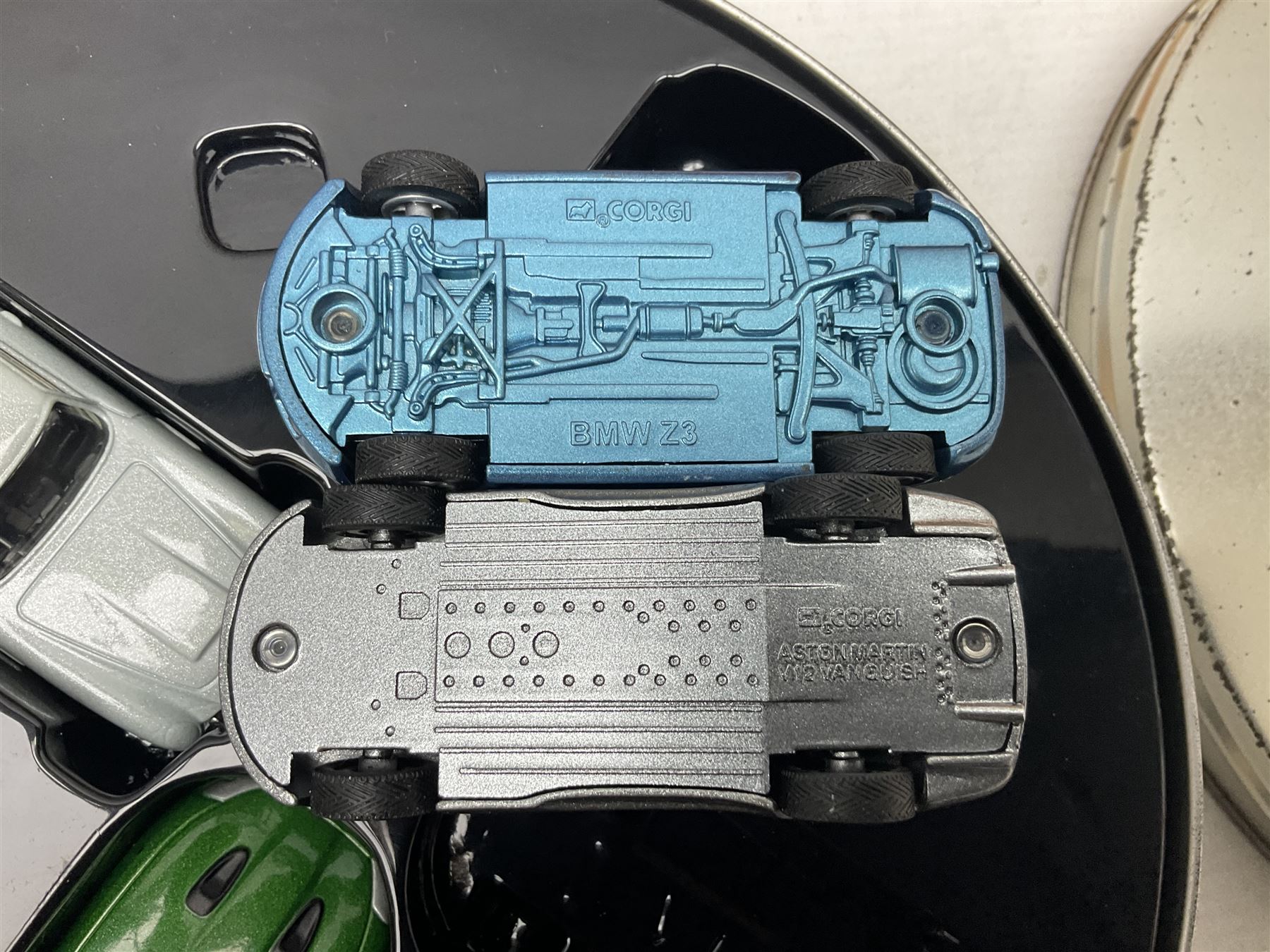 Wodehouse P.G.: Mr. Mulliner Speaking. First American edition 1930; eighteen P.G. Wodehouse paperback books; fourteen James Bond paperback books and Corgi tin of four James Bond die-cast model cars