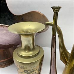 Copper coal scuttle together with a brass vase, copper hunting horn and brass kettle, coal scuttle H42cm