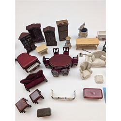 1:24 scale dolls house furniture, comprising stove, mangle, couch and arm chairs, bed, bathroom suite, two dining tables with chairs, side tables, cabinets, dressers, etc 