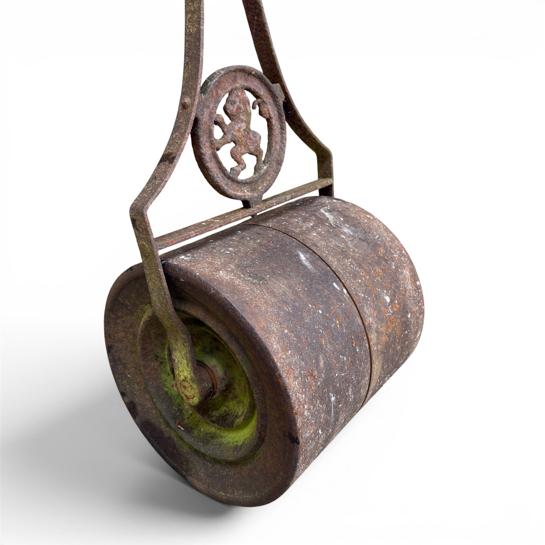 Edwardian cast iron garden roller, set with circular Lion plaque, wooden handle