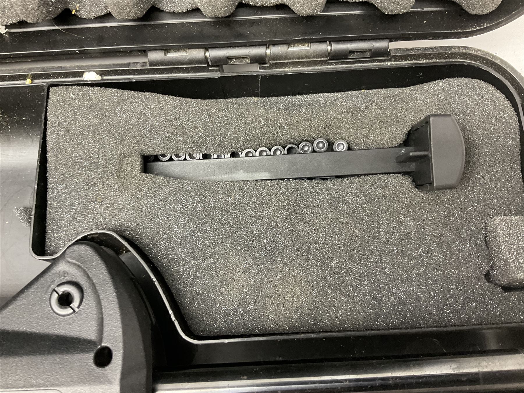 Beretta Cx4 Storm .177 CO2 rifle with Hawke Red Dot 30 scope L78cm; in fitted hard carrying case with two magazines and 88g cylinder; NB: AGE RESTRICTIONS APPLY TO THE PURCHASE OF AIR WEAPONS.